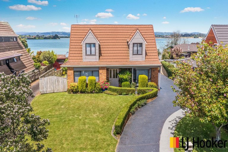 Photo of property in 56 Carnoustie Drive, Wattle Downs, Auckland, 2103