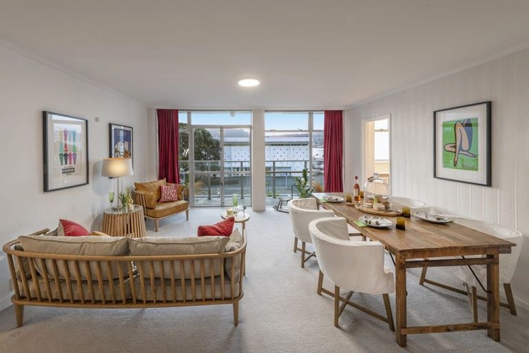 Photo of property in Dorchester Apartments, 144 Oriental Parade, Oriental Bay, Wellington, 6011