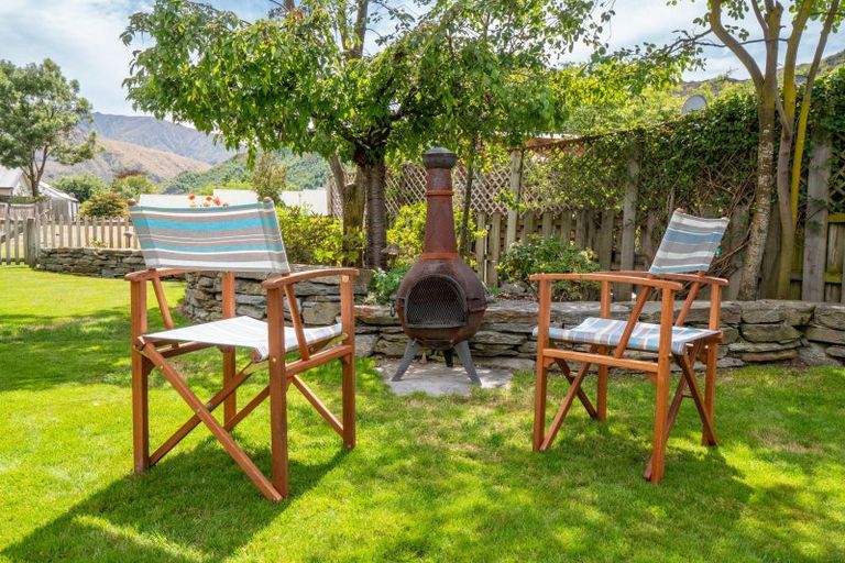 Photo of property in 4 Elva Dawson Place, Arrowtown, 9302