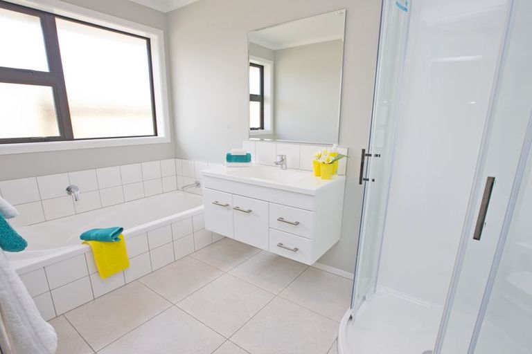 Photo of property in 6 Levi Place, Kelvin Grove, Palmerston North, 4414