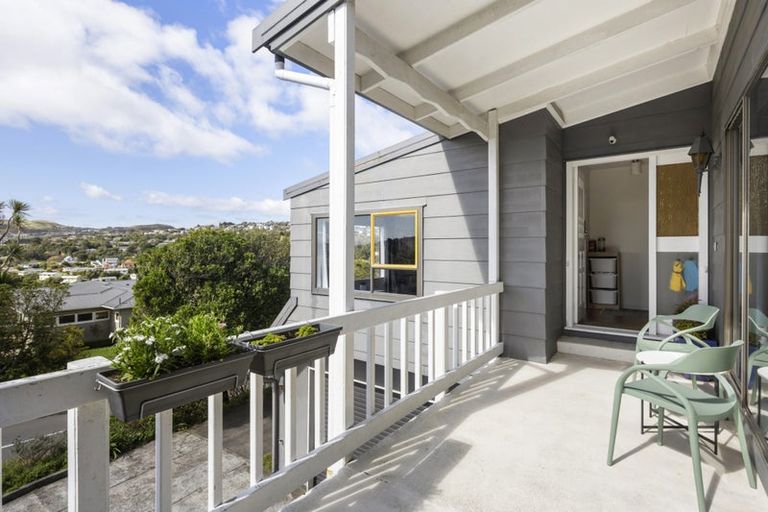 Photo of property in 9 Clifford Road, Johnsonville, Wellington, 6037