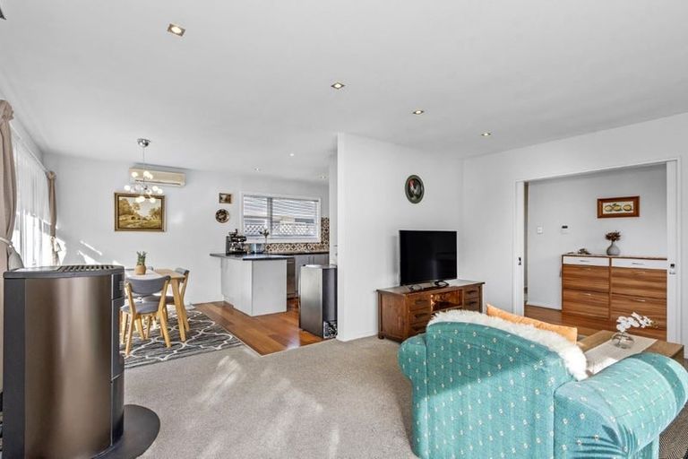 Photo of property in 20 Oriana Crescent, Hornby, Christchurch, 8042