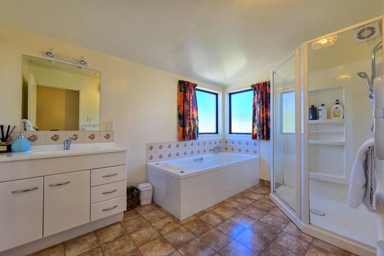 Photo of property in 1 Burnett Place, Lake Tekapo, 7999