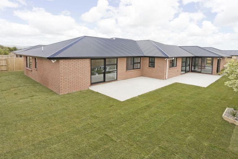 Photo of property in 6 Levi Place, Kelvin Grove, Palmerston North, 4414