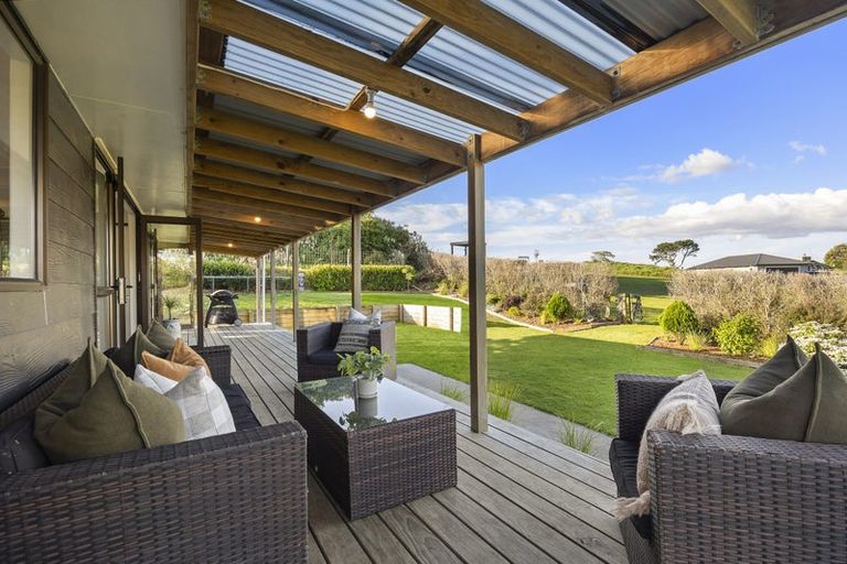 Photo of property in 44b Crosland Road, South Head, 0874