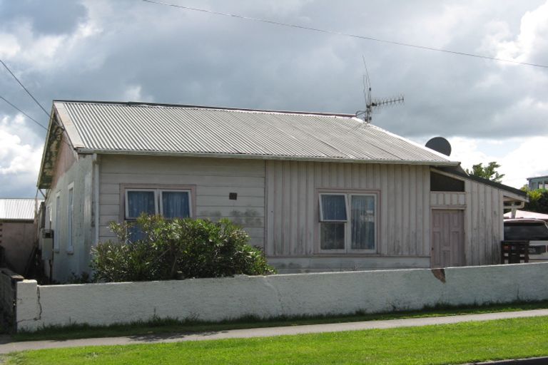 Photo of property in 17 Manuka Street, Castlecliff, Whanganui, 4501