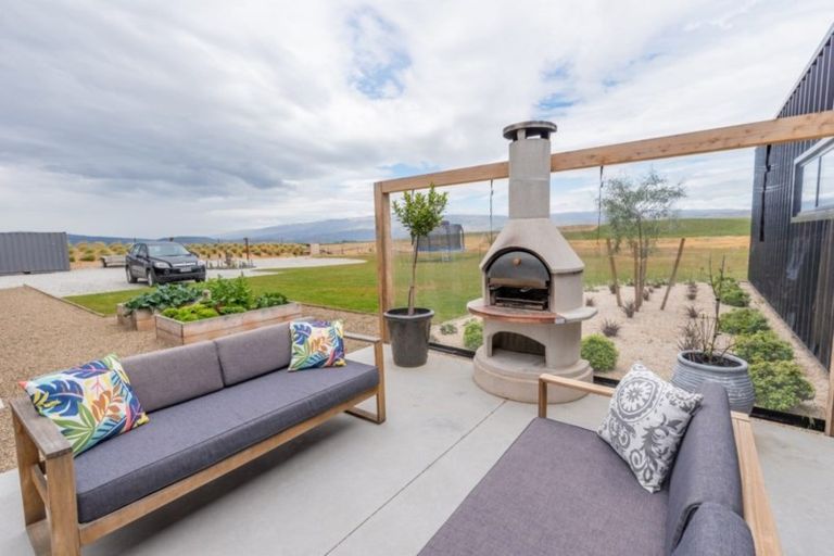 Photo of property in 213 Golden Road, Springvale, Alexandra, 9393