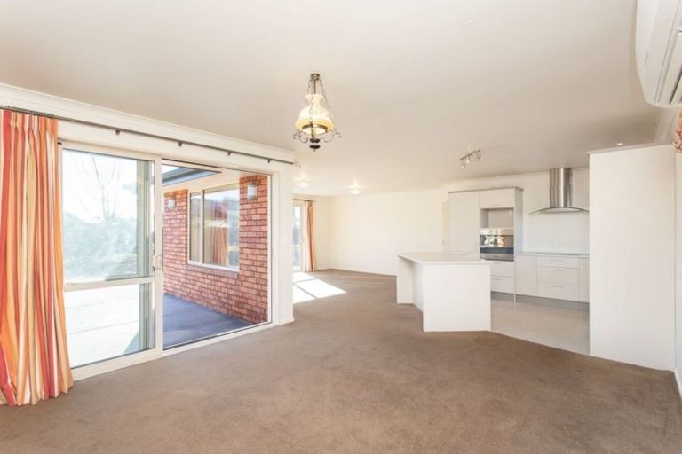 Photo of property in 28 Landy Street, Dallington, Christchurch, 8061