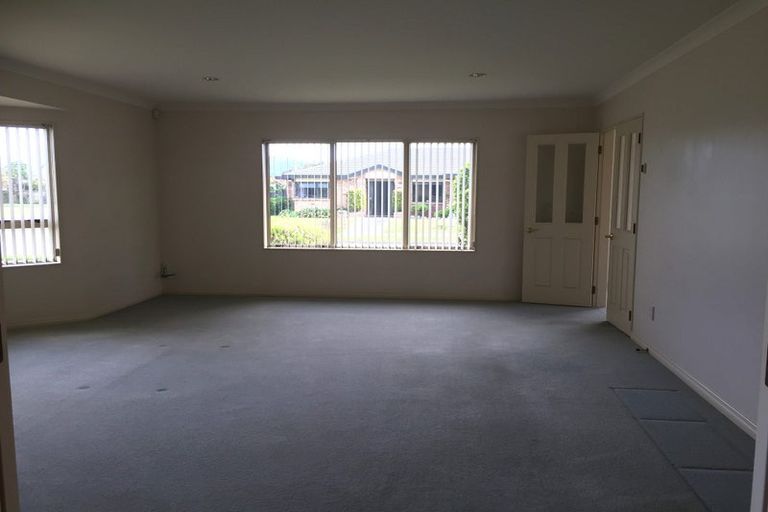 Photo of property in 2 Terry Lane, Paraparaumu Beach, Paraparaumu, 5032