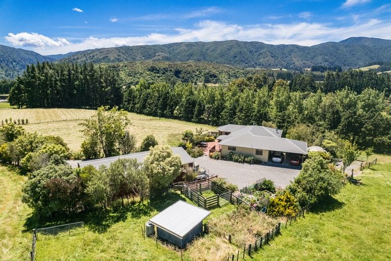 Photo of property in 68a Marchant Road, Kaitoke, Upper Hutt, 5018