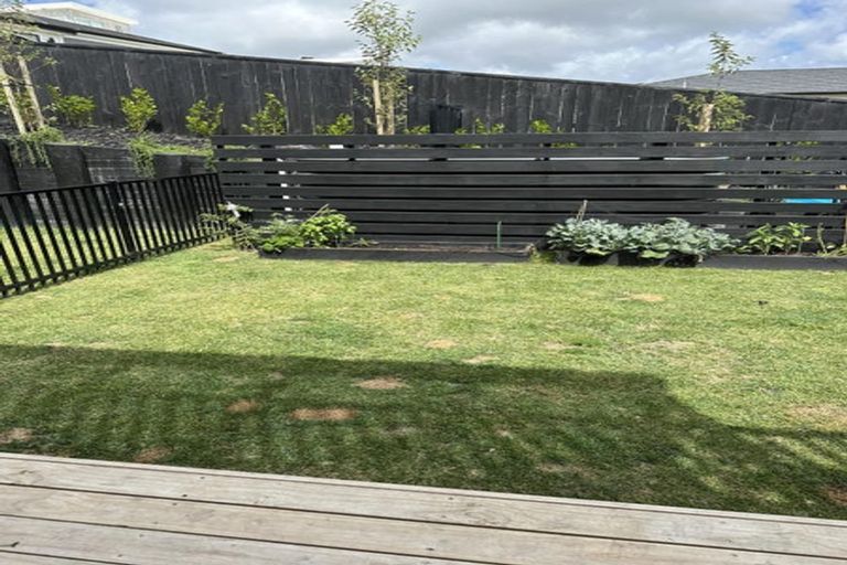 Photo of property in 2/19 Ringi Lane, Orewa, 0931