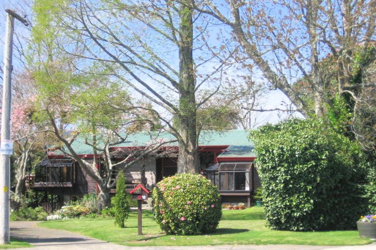 Photo of property in 9 Mahana Place, Springfield, Rotorua, 3015