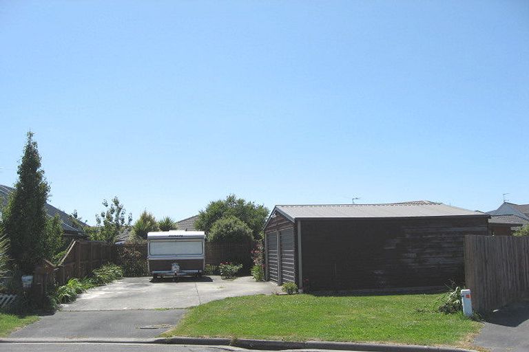 Photo of property in 31 Beauford Place, Parklands, Christchurch, 8083