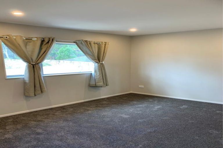 Photo of property in 16 Springhill Lane, Sunnyvale, Auckland, 0612