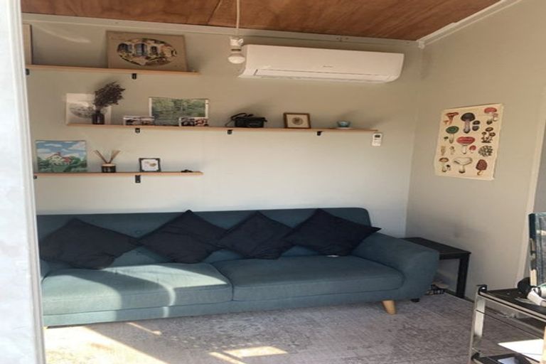 Photo of property in 45 Takahe Road, Titirangi, Auckland, 0604