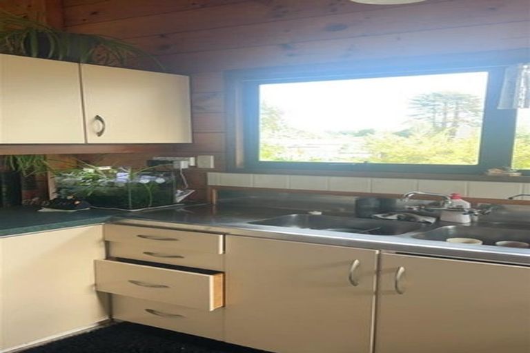 Photo of property in 11 Fitzwater Place, Henderson, Auckland, 0612