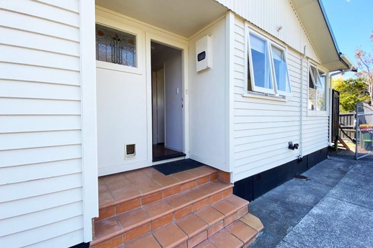 Photo of property in 93 Edgewater Drive, Pakuranga, Auckland, 2010