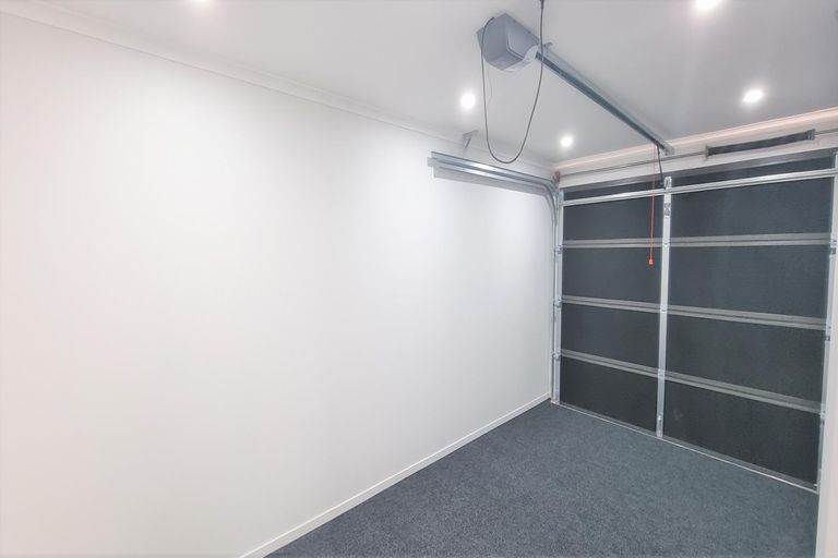 Photo of property in 425f Great South Road, Opaheke, Papakura, 2113