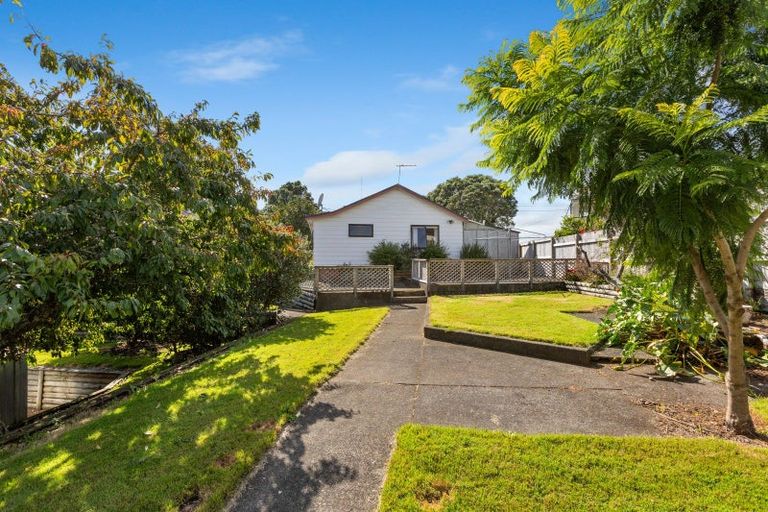 Photo of property in 122 Glenpark Avenue, Frankleigh Park, New Plymouth, 4310