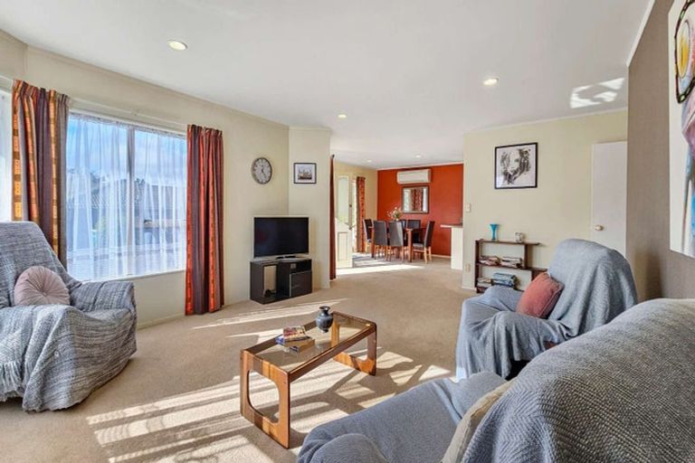 Photo of property in 74 Tawavale Street, Pukehangi, Rotorua, 3015