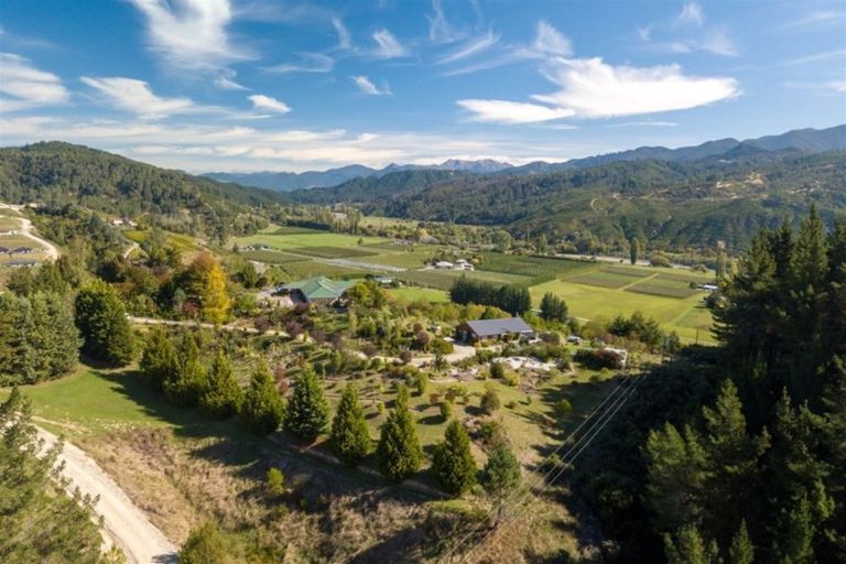 Photo of property in 130 Mytton Heights, Motueka, 7196