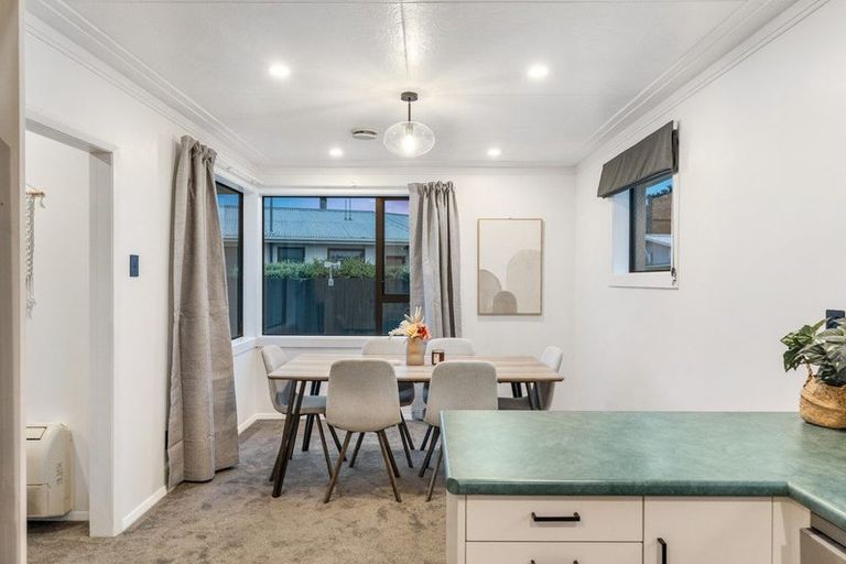 Photo of property in 16 Esk Place, Mosgiel, 9024