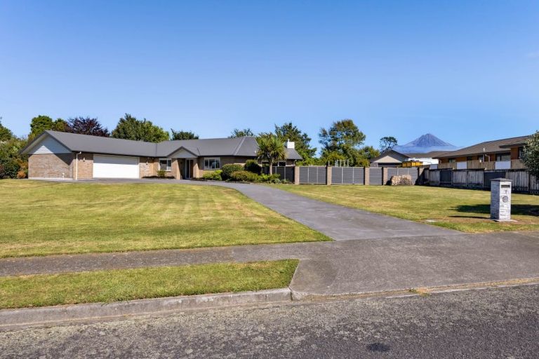 Photo of property in 1 Elizabeth Grove, Stratford, 4332