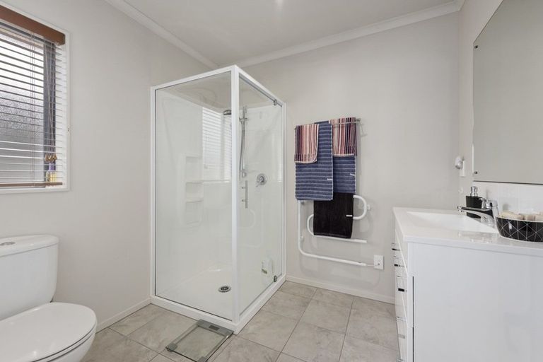 Photo of property in 3 Riverstone Drive, Riverstone Terraces, Upper Hutt, 5018