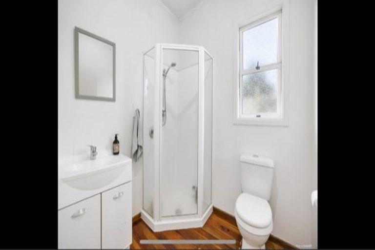 Photo of property in 2/41 Pah Road, Cockle Bay, Auckland, 2014