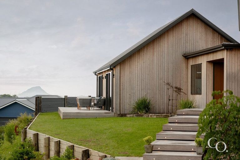Photo of property in 42 Te Auhi Way, Welcome Bay, Tauranga, 3112