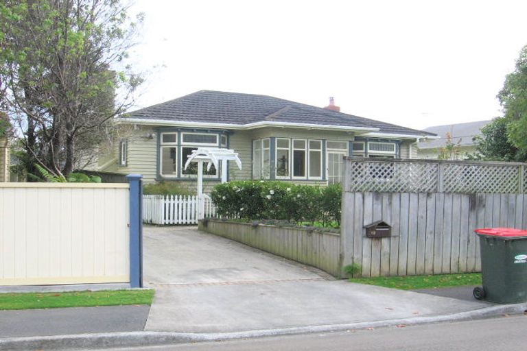 Photo of property in 19 Junction Street, Fairfield, Lower Hutt, 5011