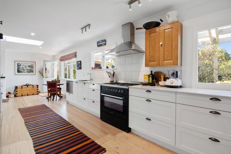 Photo of property in 32 Tahi Street, Mapua, 7005