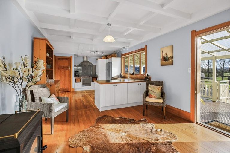 Photo of property in 1725 Kakaramea Road, Ngahinapouri, Hamilton, 3290