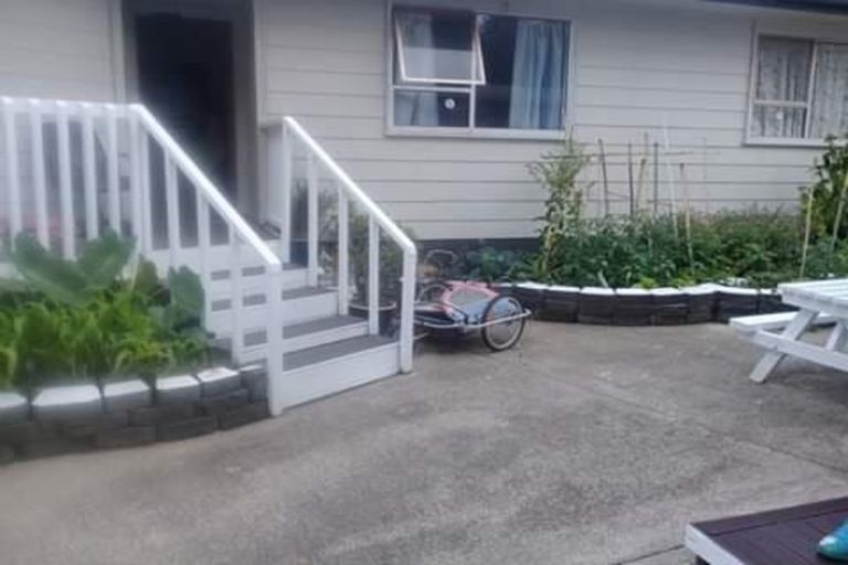 Photo of property in 12 Sandrine Avenue, Clover Park, Auckland, 2019