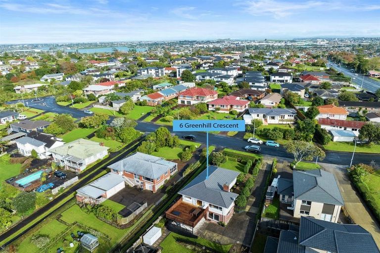 Photo of property in 6 Greenhill Crescent, Pakuranga, Auckland, 2010