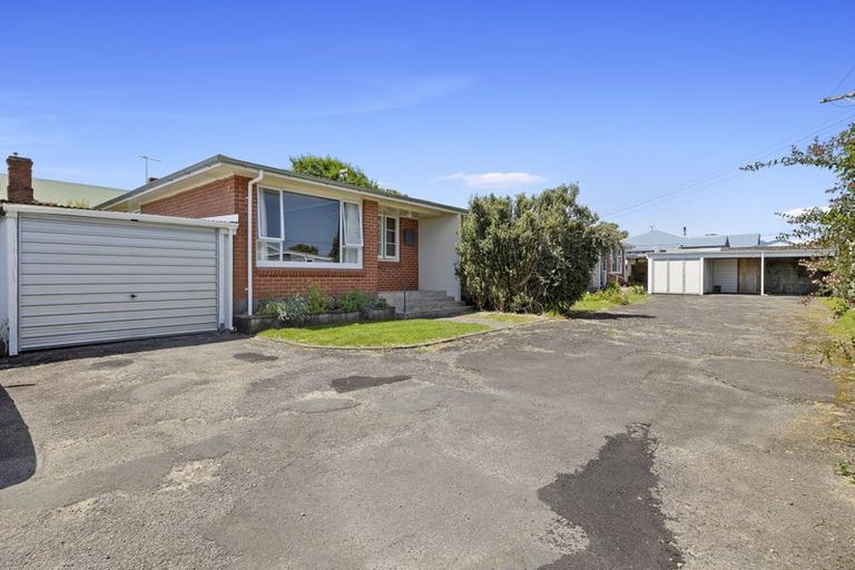 Photo of property in 2/290 Carrington Street, Vogeltown, New Plymouth, 4310