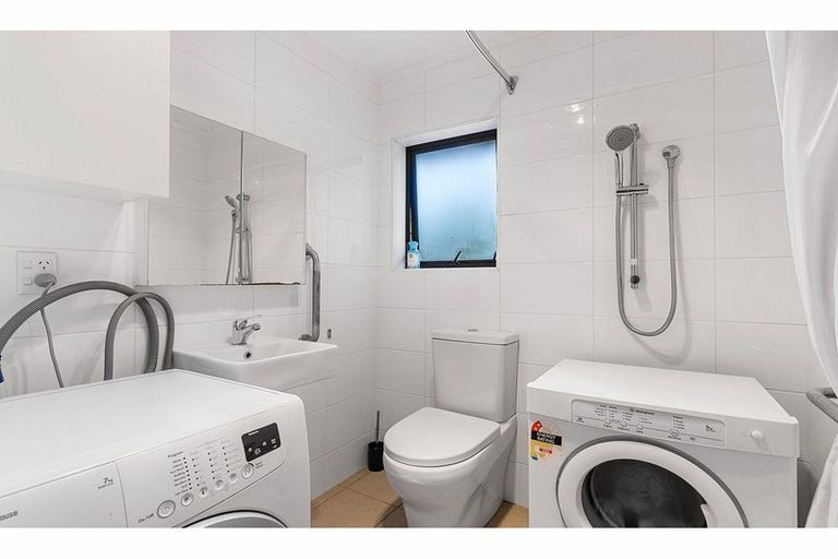 Photo of property in 3 Voltaire Court, Botany Downs, Auckland, 2010