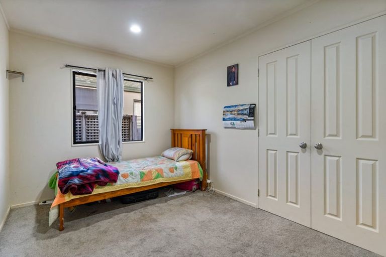 Photo of property in 11e Sturges Road, Henderson, Auckland, 0612