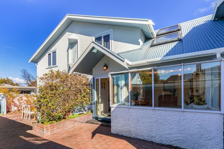 Photo of property in 50 Totara Crescent, Woburn, Lower Hutt, 5010