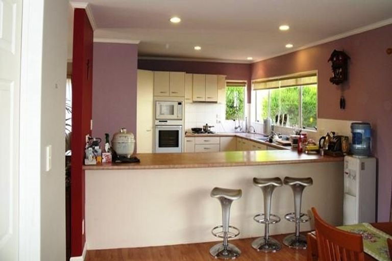 Photo of property in 3 Taroka Close, Pinehill, Auckland, 0632