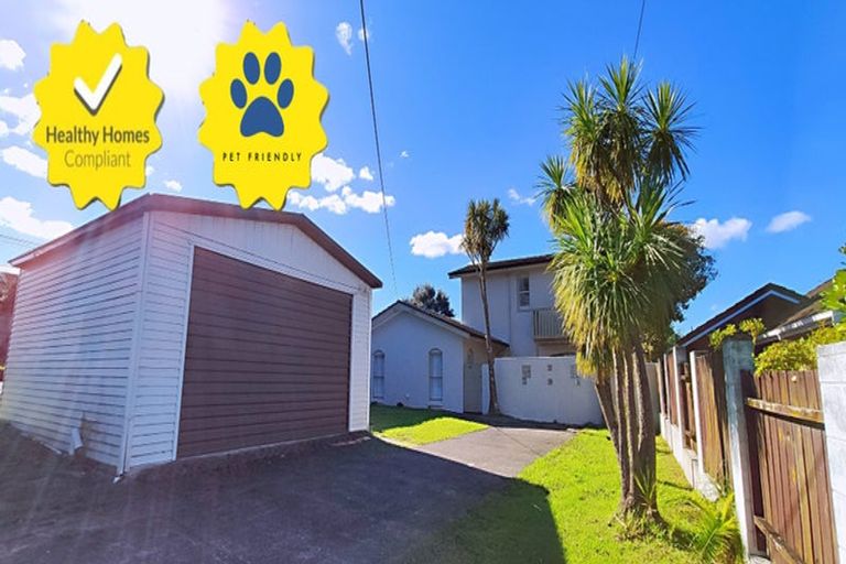 Photo of property in 12 Colwill Road, Massey, Auckland, 0614