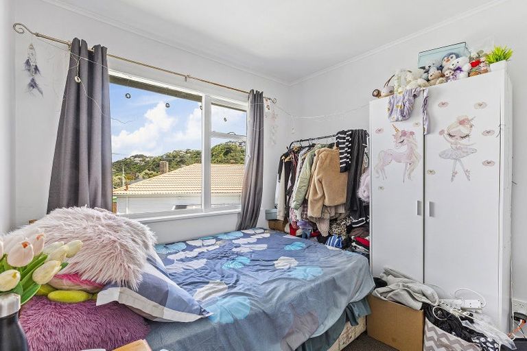 Photo of property in 1/139 Queens Drive, Lyall Bay, Wellington, 6022