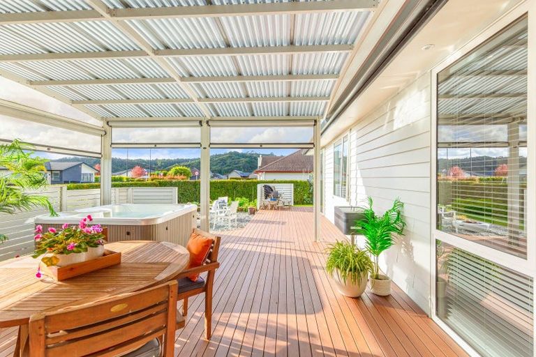 Photo of property in 26 Korako Drive, Kumeu, 0810