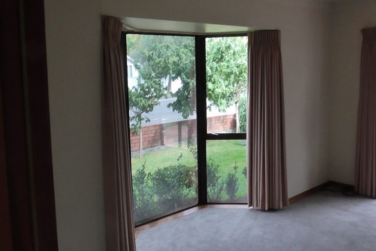 Photo of property in 1/20a Old Lake Road, Narrow Neck, Auckland, 0622