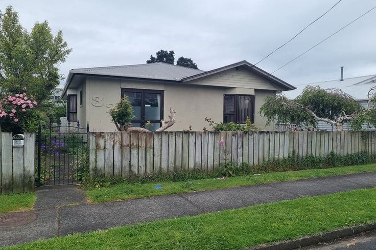 Photo of property in 32 Gaine Street, New Plymouth, 4310