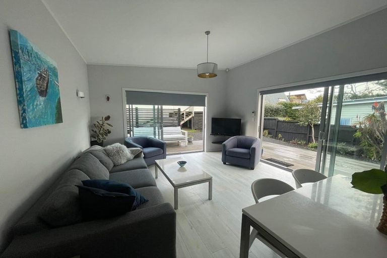 Photo of property in 15 Old Lake Road, Narrow Neck, Auckland, 0624