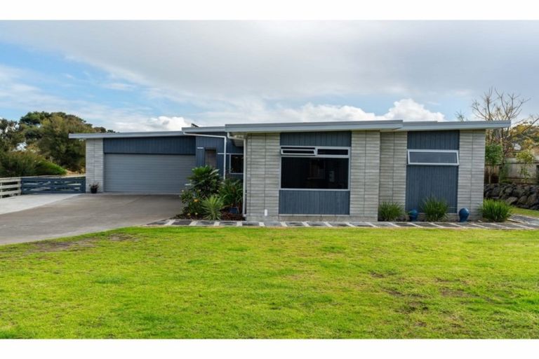 Photo of property in 29b Seabreeze Road, Mangawhai Heads, Mangawhai, 0505