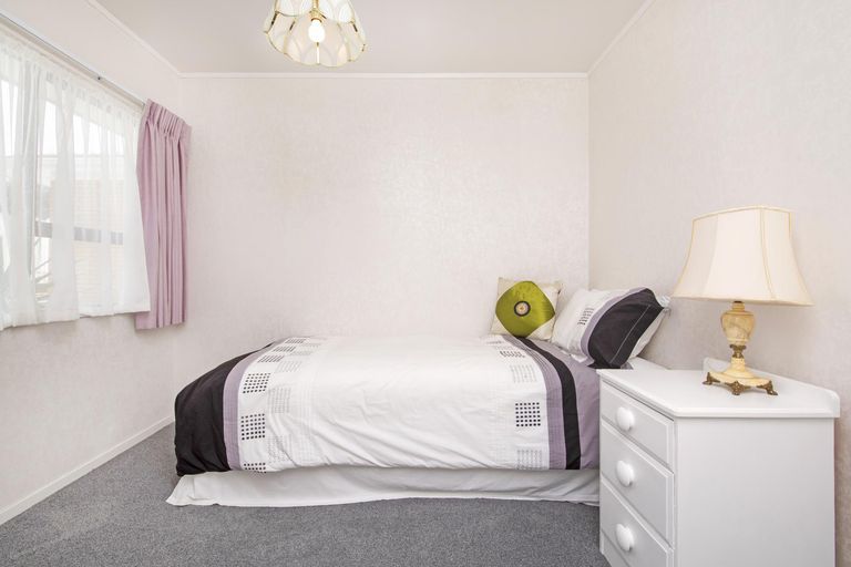 Photo of property in 2/32 Simmental Crescent, Somerville, Auckland, 2014