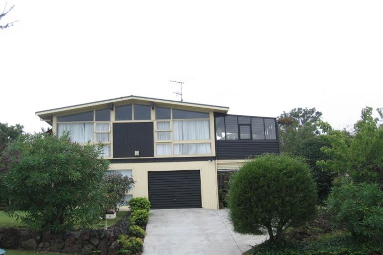 Photo of property in 9 Ellesmere Crescent, Pakuranga Heights, Auckland, 2010