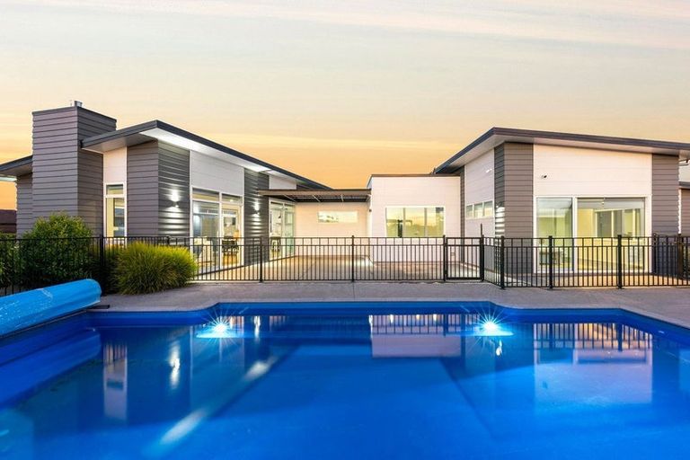 Photo of property in 14 Baxter Michael Crescent, Cambridge, 3434